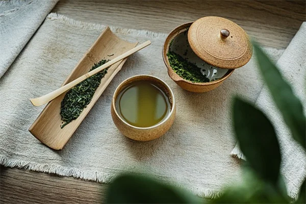 稻草捆温室の作り方、初心者でも5万円でDIY